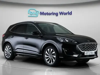 Second-hand Ford Kuga Vignale 225 CP (165 kW) 2023 Negru SUV