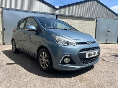 Used Hyundai i10 Premium 87 HP (63 kW) 2015 Blue Hatchback