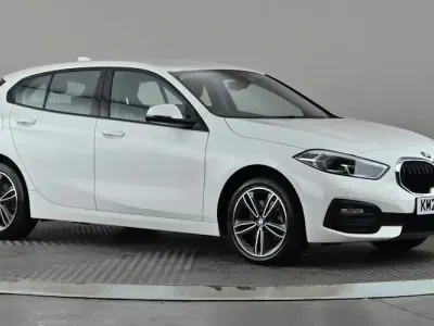 Used BMW 118 Sport Line 136 HP (100 kW) 2023 White Hatchback