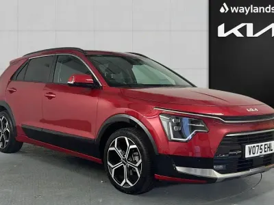 Used Kia Niro 2025 Red SUV