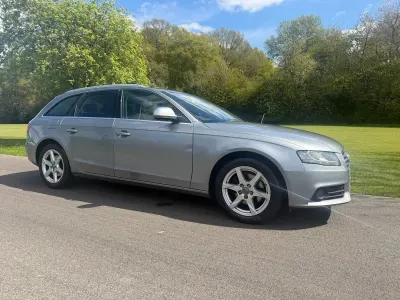 Usado Audi A4 143 CV (105 kW) 2012 Gris Familiar