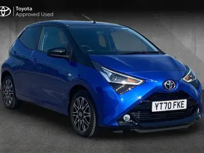 Used Toyota Aygo X-clusiv 70 HP (51 kW) 2020 Blue burst with black Hatchback