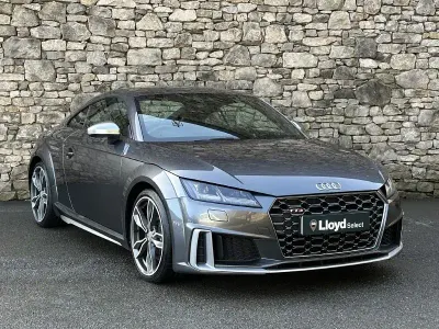 Usado Audi TTS Design 305 HP (224 kW) 2019 Cinzento Coupé