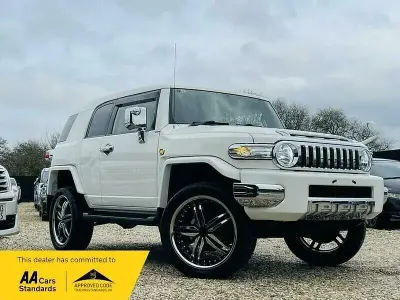 Used Toyota FJ Cruiser 2015 White SUV