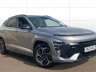 Usado Hyundai Kona N Line 138 CV (101 kW) 2025 Plateado SUV