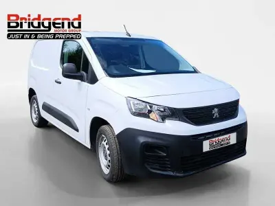 Used Peugeot Partner Premium 131 HP (96 kW) 2023 White MPV