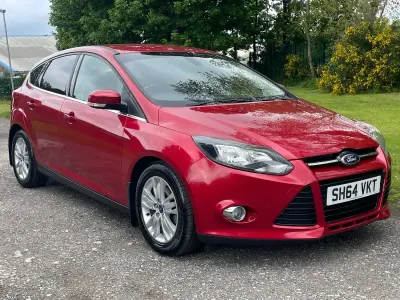 Used Ford Focus Titanium 115 HP (84 kW) 2014 Red Hatchback