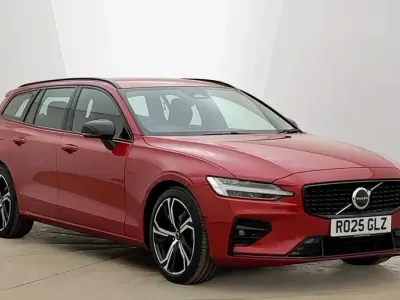 Usado Volvo V60 Plus 2025 Vermelho Carrinha