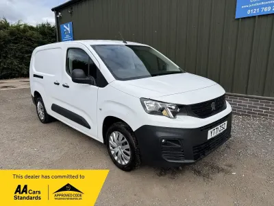 Used Peugeot Partner Premium 131 HP (96 kW) 2021 White MPV