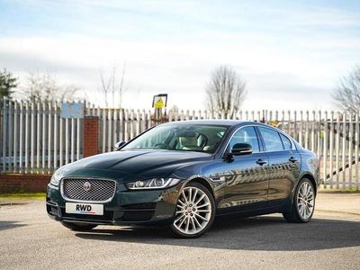 Used Jaguar XE Portfolio 180 HP (132 kW) 2017 Green Sedan