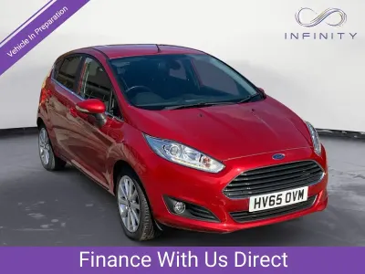 Used Ford Fiesta Titanium 100 HP (73 kW) 2015 Red Hatchback
