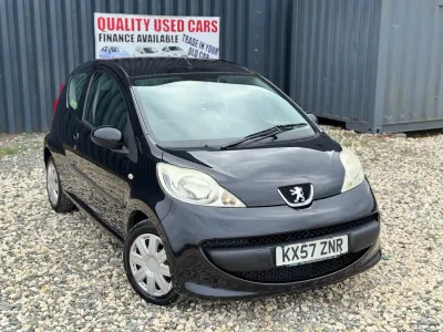 Begagnad Peugeot 107 68 HK (50 kW) 2007 Svart Halvkombi