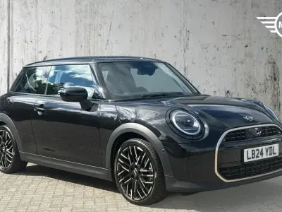 Used Mini Cooper Hatch 154 HP (113 kW) 2024 Black Hatchback