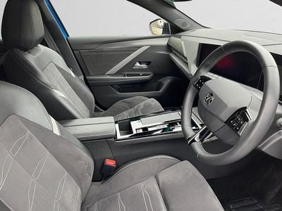 Blue Used 2024 Vauxhall Astra Ultimate Hatchback | £18,495 (Fair price)