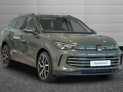 New VW Tiguan Elegance 150 HP (110 kW) 2026 Cipressino green SUV