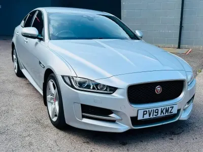 Used Jaguar XE R-Sport 180 HP (132 kW) 2019 Silver Sedan