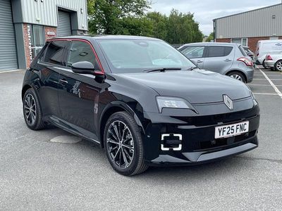Black Used 2025 Renault R5 Iconic Hatchback | £23,990 (Fair price)