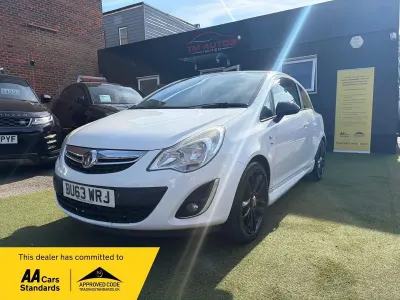 Used Vauxhall Corsa SRi 100 HP (73 kW) 2013 White Hatchback