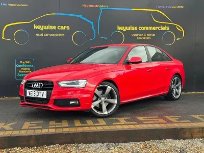 Usado Audi A4 Black Edition 150 CV (110 kW) 2013 Rojo Berlina