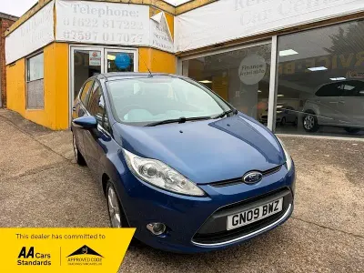 Usado Ford Fiesta Zetec 96 HP (70 kW) 2010 Azul Citadino