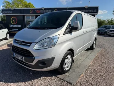 Begagnad Ford Transit Custom Limited 128 HK (94 kW) 2017 Silver Van