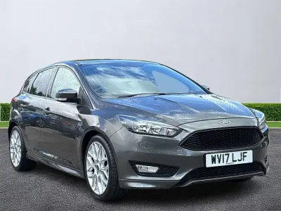 Used Ford Focus ST-Line 125 HP (91 kW) 2017 Grey Hatchback