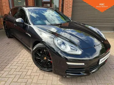 Usado Porsche Panamera 300 CV (220 kW) 2015 Negro Utilitario