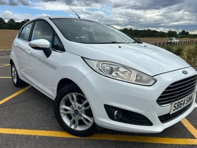 Used Ford Fiesta Zetec 82 HP (60 kW) 2015 White Hatchback