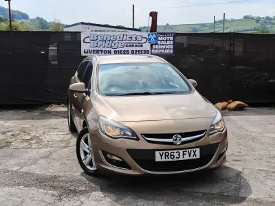 Używany Vauxhall Astra SRi 2013 Brązowy Hatchback