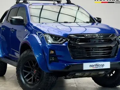Used Isuzu D-Max 165 HP (121 kW) 2024 Blue Cabriolet