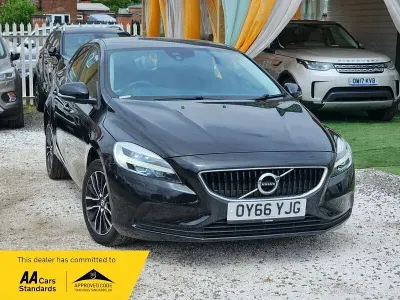 Used Volvo V40 Momentum 120 HP (88 kW) 2016 Black Hatchback