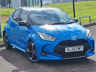 Używany Toyota Yaris Hybrid Edition 130 KM (95 kW) 2025 Niebieski Hatchback