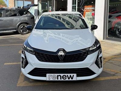 Used Renault Clio V Techno 143 HP (105 kW) 2024 Glacier white  Hatchback