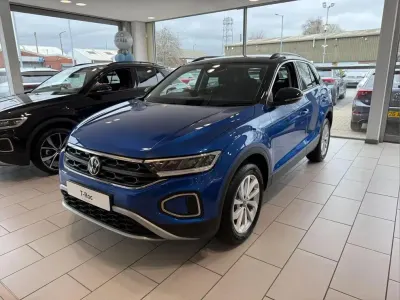 New VW T-Roc Match 150 HP (110 kW) 2026 Blue SUV
