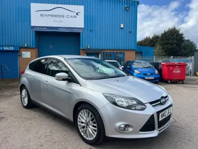 Usado Ford Focus Zetec 2012 Prateado Citadino