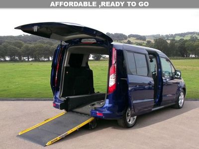 Used Ford Grand Tourneo Connect Titanium 120 HP (88 kW) 2019 Blue MPV