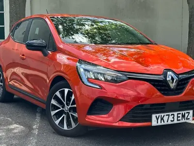 Used Renault Clio Evolution 90 HP (66 kW) 2023 Orange  Hatchback