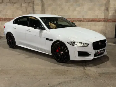 Gebraucht Jaguar XE R-Sport 250 PS (183 kW) 2018 Weiß Limousine