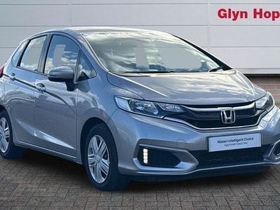 Używany Honda Jazz S 102 KM (75 kW) 2020 Srebrny Hatchback