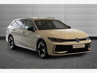 Used VW Passat R-line 272 HP (200 kW) 2024 Pure white Estate