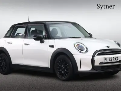 Usado Mini Cooper Classic 134 CV (98 kW) 2023 Blanco Utilitario