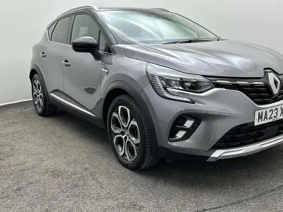 Używany Renault Captur Techno 143 KM (105 kW) 2023 Szary SUV