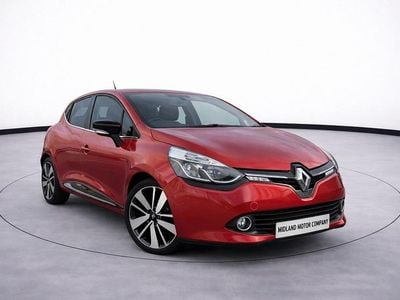 Used Renault Clio IV Dynamique 90 HP (66 kW) 2016 Red Hatchback