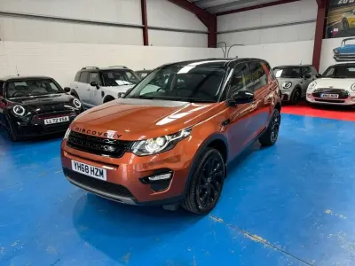 Used Land Rover Discovery 5 HSE 180 HP (132 kW) 2018 Orange SUV