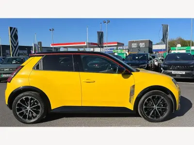Used Renault R5 Iconic 110 kW (150 HP) 2025 Hatchback