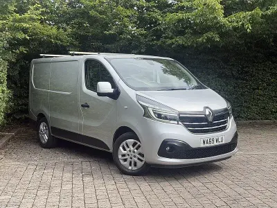 Used Renault Trafic 2019 Silver MPV