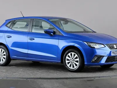 Usado Seat Ibiza SE 95 CV (69 kW) 2023 Azul Utilitario
