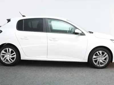 Gebraucht Peugeot 208 Active 74 PS (54 kW) 2020 Weiß Kleinwagen