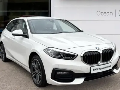 Usado BMW 118 Sport Line 134 HP (98 kW) 2022 Branco Citadino