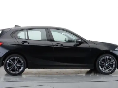 Used BMW 118 Sport Line 2021 Black Hatchback